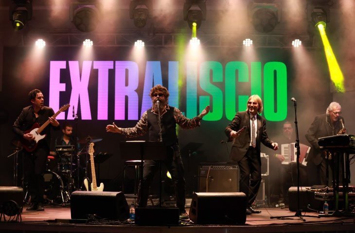 Il gruppo musicale romagnolo "Extraliscio"
