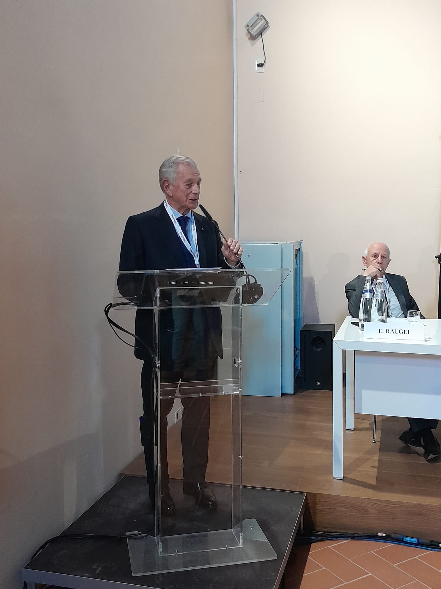 Toscana Economy - Industria e logistica per reindustrializzare la costa toscana Toscana Economy - Industria e logistica per reindustrializzare la costa toscana