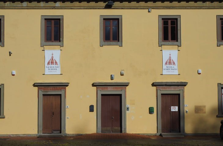 L'edificio sede della scuola di arte sacra