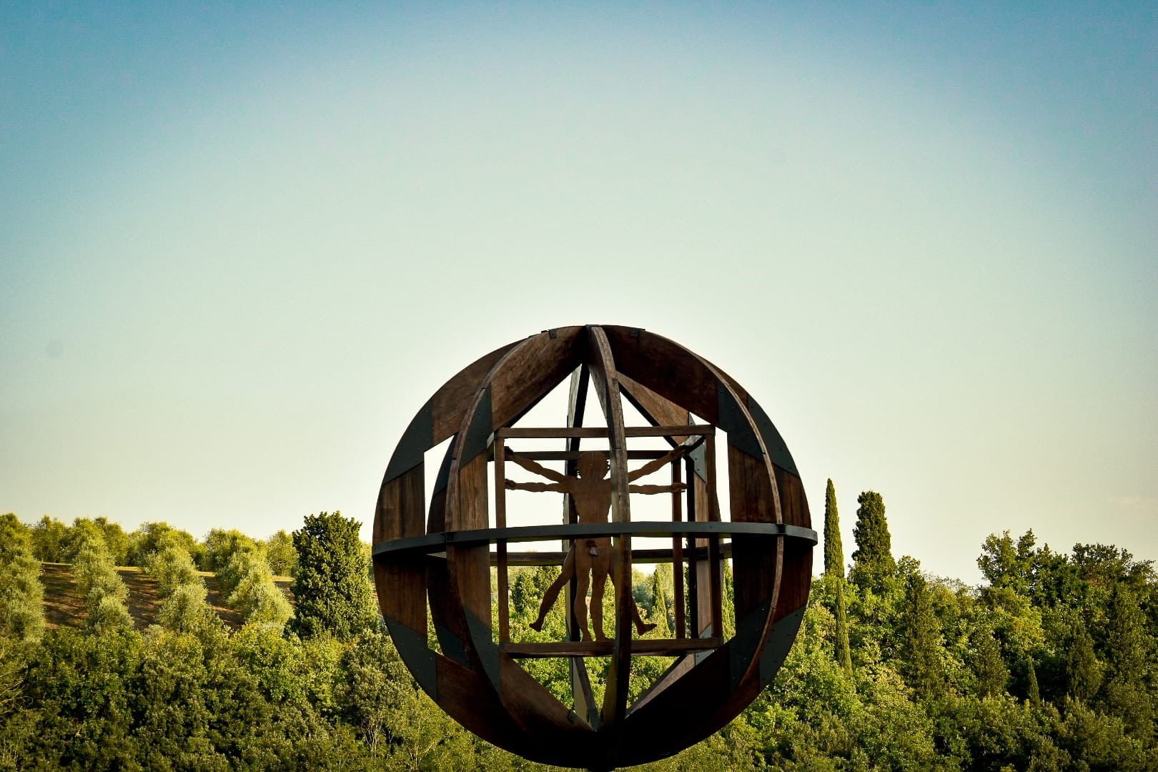 statua uomo vitruviano città di vinci